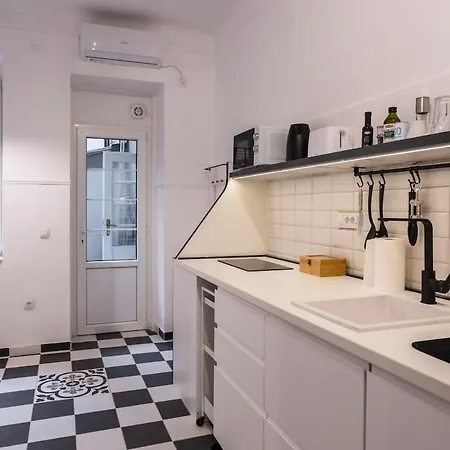 アパート Black & White Delight ベオグラード